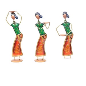 Escultura Cultural Étnica de la India, Juego de 3 Figuras de Damas con Tagari, Arte en Metal para Decoración de Oficina, Hogar y Galerías - Product Image 6