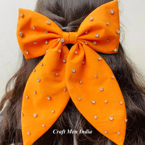 Diadema de tela personalizada de lujo a la moda, diadema de moda con cuentas de diamantes de imitación de cristal blanco, diadema de moda anudada hecha a mano - Product Image 1