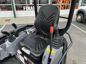 Excavadora Kubota U27-4 de 1 a 2 Toneladas, Diésel, Hidráulica, Pequeña, Micro, Oruga, Retroexcavadora, Mini - Product Image 5