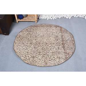 Alfombra de lana Vintage de 3,9x3,9 pies en patrón de retazos beige y marrón para sala de estar, dormitorio o habitación de adolescente con respaldo de látex - Product Image 1