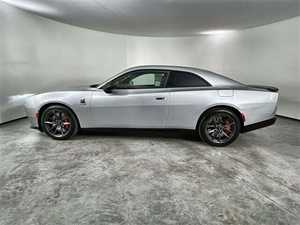 Daytona Scat Pack AWD 2024 Usado en Excelentes Condiciones, Turbo Eléctrico, Automático, Cuero Oscuro, ACC, R19, Volante a la Izquierda - Product Image 3