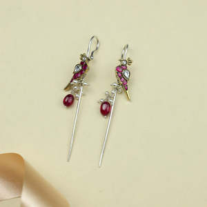 Anokhi FUSION kundan นก Motif เข็มกลัดหมุดหูแขวนประดับมุกทับทิมสำหรับงานแต่งงานชุบเทคโนโลยี - Product Image 1