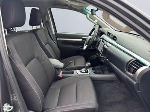 2025 NOUVEAU À YOTA HILUX 2.8 D-4D 4X4 ACCIDENT GRATUIT INVISIBLE Double Cabine C0MFORT INVINCIBLE SUV TRANSMISSION AUTOMATIQUE - Product Image 2