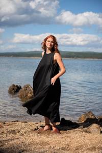 Femmes grande taille confortable noir Maxi robe-col haut sans manches été tenue décontracté tissé vente chaude teint uni pour le printemps - Product Image 2