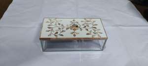 Boîte décorative arabe musulmane en nacre et acrylique avec dattes et bonbons en vente en gros - Product Image 2