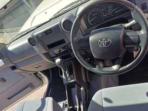 Toyota Land Cruiser 79 Pick-up Simple Cabine 2.8L automatique 2024 propre, occasion, prêt à être expédié - Product Image 4
