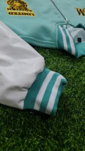 Chaqueta Letterman con parches personalizados transpirables para hombre con mangas originales de cuero de oveja - Product Image 6