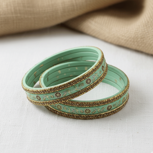 Juego de 12 brazaletes de laca Meenakari con diseño floral verde menta para bodas - Product Image 5