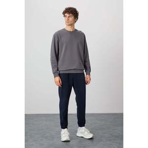 Sweat-shirt basique pour homme en coton gris foncé, texture douce, coupe standard - 88363 - Gris foncé - Product Image 2