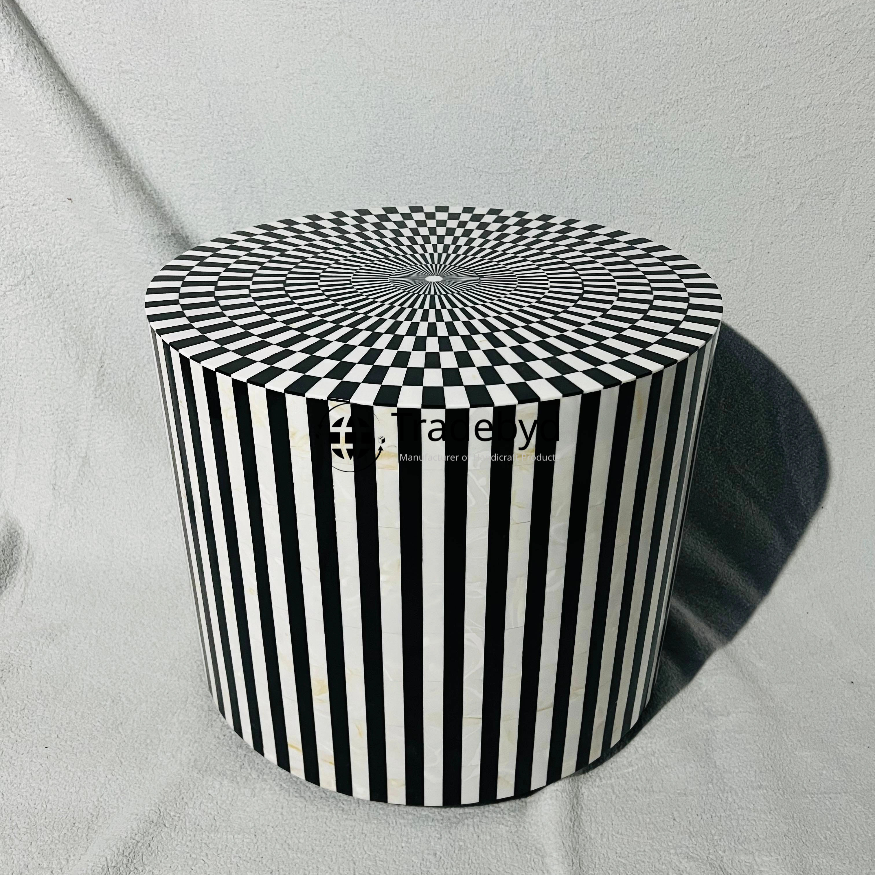 Available in different Colors