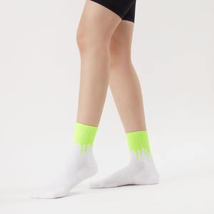Lot de 3 chaussettes de sport Performance avec logo ODM personnalisé de haute qualité avec chaussettes de sport tricotées au design personnalisé - Product Image 3