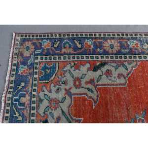 พรมตุรกีโบราณขนาดใหญ่ ลายปะติดสีแดง ทำจากขนสัตว์ ขนาด 56x8.7 ฟุต (172x266 ซม.)  ฐานรองทำจากยางพาราเป็นมิตรกับสิ่งแวดล้อม สไตล์ดั้งเดิม - Product Image 4