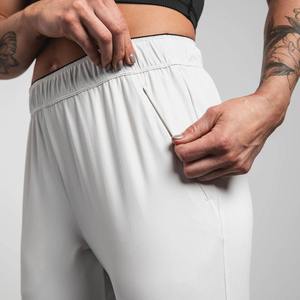 2025 pantalon de survêtement de haute qualité personnalisé pantalon de survêtement en nylon évacuant l'humidité pantalon de survêtement conique pour femme - Product Image 3