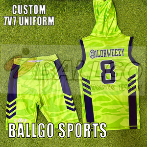 Uniforme de football personnalisé 7v7 en maillot de compression à capuche et short 7v7 pour les jeunes - Product Image 2