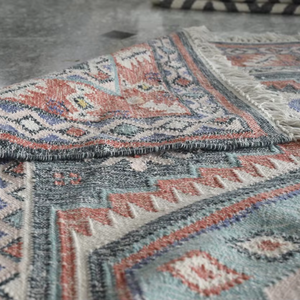 Tapis en fil abstrait PRT fait main, écologique et antidérapant pour salon et chambre à coucher |   Tapis artisanal durable et doux - Product Image 3