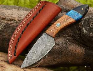 Couteau de survie en plein air de haute qualité, fait à la main, en acier Damas, avec manche en bois, personnalisé avec étui - Product Image 4