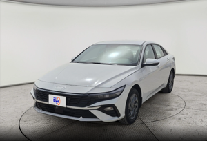 Ventas principales para Hyundai Elantra Smart usado 2025 listo para enviar - Product Image 2