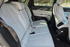 Caddillac Lyriq RWD Edición de Lanzamiento 2023, Gasolina, Bajo Kilometraje - Product Image 5