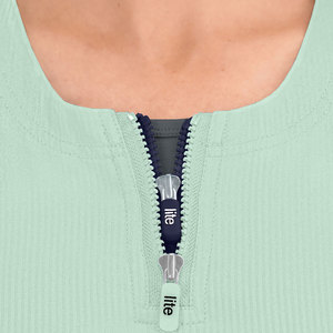 ชุดยูนิฟอร์มพยาบาลแบบขายส่ง ชุดสครับพยาบาลแบบสั่งทำพิเศษ สำหรับบุรุษ สตรี และยูนิเซ็กซ์ คอวี ผ้าสแปนเด็กซ์ ชุดสครับสำหรับโรงพยาบาล ชุดสครับแบบจ็อกเกอร์สำหรับผู้หญิง - Product Image 3