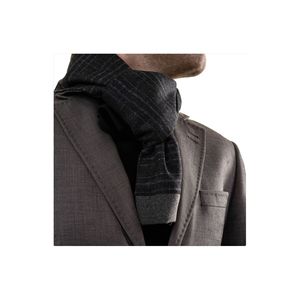 Écharpe châle double face en laine à motifs noirs et blancs - Product Image 1