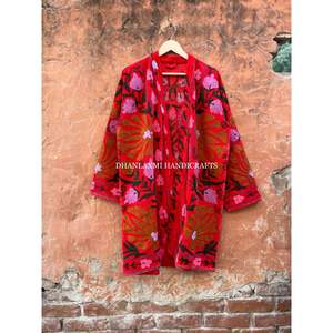 Vente en gros Peignoir indien en coton Suzani brodé à fleurs à la main Peignoir unisexe Kimono en velours Robe longue style Boho grande taille - Product Image 1