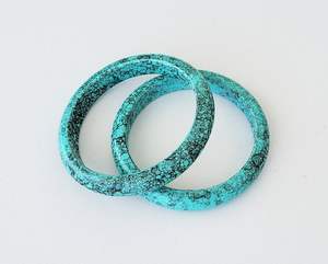 Par de Brazaletes de Resina Artística Maestro - Joyería de Boda Personalizable, Hecha a Mano y de Moda para Mujer - Product Image 4