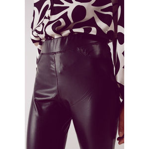 Leggings de sport taille haute aspect similicuir noir style décontracté taille XL en tissu tricoté extensible respirant pour la saison hivernale - Product Image 1