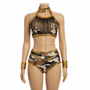Conjunto de 2 Piezas de Disfraz de Baile con Estampado de Camuflaje, Top Halter con Lentejuelas y Pantalones Cortos, Ropa de Actuación para Mujer, Atuendo Rave con Flecos - Product Image 1