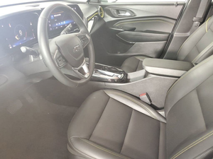 LIMPIO 2024 C H e V R o L E T Trax Activ FWD - Product Image 6