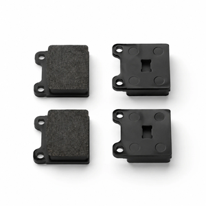 ผ้าเบรกพรีเมียมสำหรับรถยนต์ Volkswagen Polo 86C แพลตฟอร์ม OEM 171698151E ผ้าเบรกเซรามิกอะไหล่ทดแทนสำหรับรถยนต์ - Product Image 1