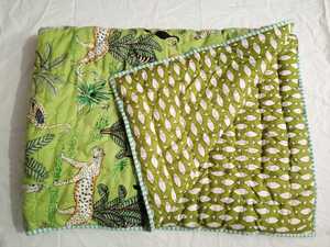 Edredón de franela de algodón hecho a mano, juego de cama con estampado de bloques rojos para adultos, tamaños King y Twin para uso doméstico y hotelero - Product Image 5