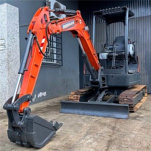 Mini pelleteuse sur chenilles Doosan DX27Z d'occasion poids de fonctionnement de 8 tonnes Kawasaki Enerpac vannes hydrauliques moteur boîte de vitesses roulement de pompe à engrenages - Product Image 1