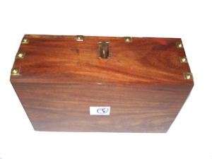 Caja de madera de teca pulida con incrustaciones de latón 8 "x 5" x 3 "Caja de almacenamiento hecha a mano para recuerdos de joyería y regalos Decoración de madera elegante - Product Image 4