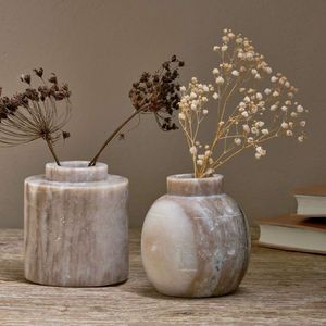 Vase à fleurs en marbre blanc de marque privée pour la décoration intérieure, offrant une esthétique propre et un arrangement floral élégant pour toute pièce - Product Image 2