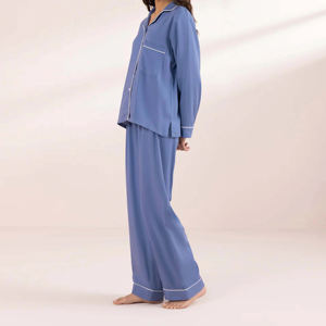 Ensemble de pyjama en coton pour femmes 2 pièces Vêtements de nuit Vêtements de détente Design élégant Logo personnalisé Fabricant en gros OEM - Product Image 3
