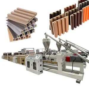 Machine de fabrication de panneaux muraux cannelés en PVC Ligne de production de panneaux cannelés en plastique WPC 3D