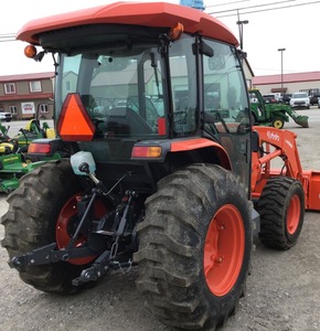 Tractor diésel Kubota MX6000 63HP de potencia nominal - Product Image 6