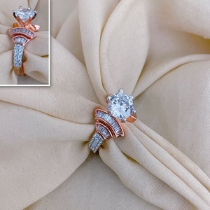 Impresionante diseñador Rose Finish Anillo ajustable de la mejor calidad para la función y la colección de ropa de boda de fiesta para mujeres y niñas - Product Image 1