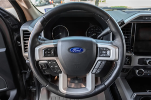 LISTO PARA CONDUCIR - USADO, VOLANTE A LA IZQUIERDA |   CONDUCCIÓN DERECHA |   Ford F-250 Super Duty Lariat FX4 Powerstroke 4x4 MegaRexx SVN 2022 - Product Image 2