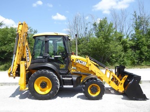 Chargeuse-pelleteuse JCB 4CX d'occasion en bon état, équipement lourd à bas prix, prête à l'emploi - Product Image 5