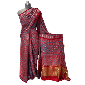 Sari en coton et soie tissé à la main Raktika Rekha Ajrakh, soie de Banarasi, imprimé à la main, doux et élégant pour les festivals et les fêtes - Product Image 2