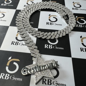 Collar de Oro Sólido Amarillo de 18K Personalizado con Cadena Cubana Miami y Moissanita de 18K con Engaste de Bisel, Certificado, Moderno, Unisex, Ideal para Regalo - Product Image 3