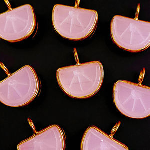 Rosa Calcedonia limón forma tallada piedra preciosa hecha a mano encanto colgante DIY chapado en oro colgante de piedras preciosas - Product Image 4