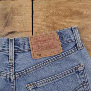 Vente en gros Nouveaux Shorts en jean Bermuda bleu tendance 2026 personnalisés à marque privée, Shorts en jean déchirés pour femmes - Product Image 5