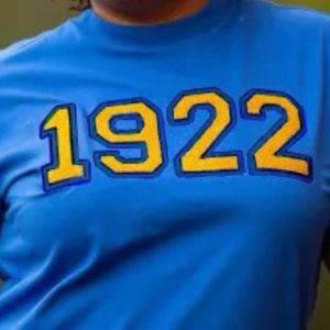 เสื้อยืด1922สีน้ำเงินเข้มวินเทจสำหรับผู้หญิง sgrho เสื้อคอตตอนตัวอักษรกรีกคลาสสิกสำหรับแฟนๆชมรมและชุดศิษย์เก่า hbcu - Product Image 2