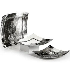 Centre de table Lot de 3 plateaux de service en aluminium au design martelé fantaisie pour mariage pour les collations aux fruits Plateau de service - Product Image 1