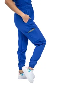 סט קרצוף כחול מתכתי נגד נוזלים לנשים עם חולצות צווארון עגול ומכנסי ריצה נמתחים, כיסי מטען (מותאמים אישית)