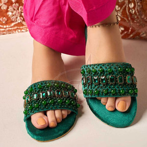Superbe tendance mode : Paire imprimée ornée de pierres, semelle antidérapante, empeigne en daim et velours, personnalisable avec logo couleur - Product Image 2