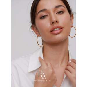 Orecchini a Cerchio Grandi Placcati Oro Leggeri, Stile Vintage, Spessi, a Forma di Bambù, Inossidabili, Regalo per Lei - Product Image 2