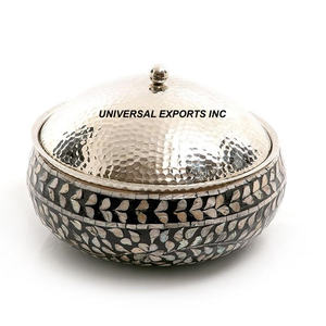 Mother Of Red Metal Hotpot alta calidad hecho a mano diseñador cazuela forma redonda hecho a mano decorativo calentador de alimentos - Product Image 4